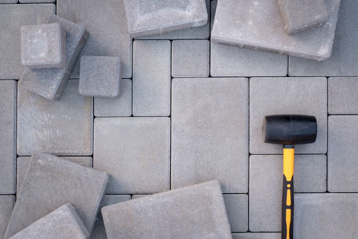 Sprzedaż kostki brukowej warszawa – jak wybrać sprzedawcę?